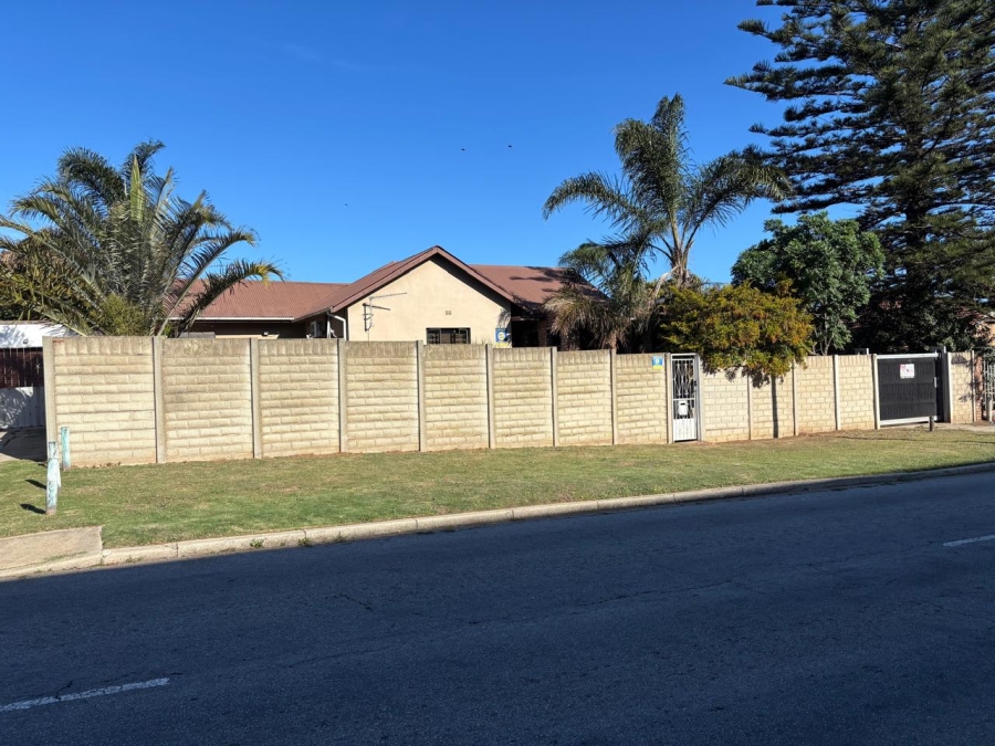 4 Bedroom Property for Sale in Sydenham Eastern Cape
